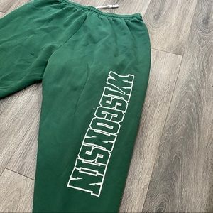 🚨SOLD🚨Wisconsin green sweat pants USA Olympics